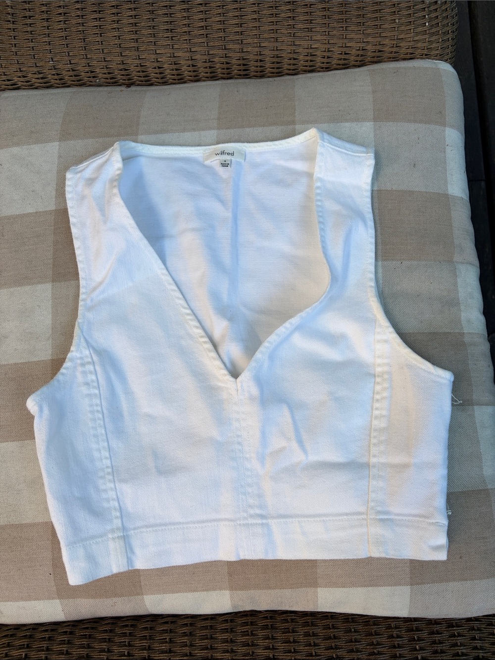 Wilfred White V-Neck Cotton Cropped V Neck Structured Top with Side Zip Closure